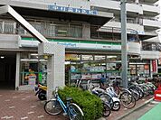 ファミリーマート 230m