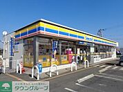 ミニストップ桶川小針領家店 徒歩8分。 640m