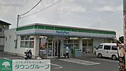ファミリーマート大宮御蔵店 徒歩9分。コンビニ 710m