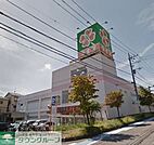 ライフ浦和白幡店 徒歩6分。スーパー 430m