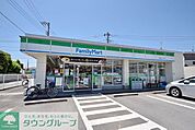 ファミリーマート駒井町一丁目店 徒歩7分。コンビニ 520m