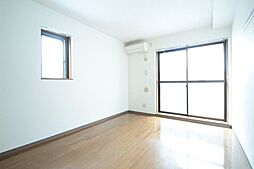 カトル・セゾン 101 1階1Kのリビング/ダイニング