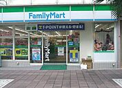 ファミリーマート 179m