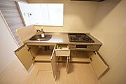 ★3口ガスコンログリル付きシステムキッチン★
