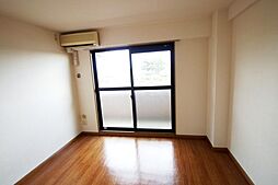 小田急小田原線 相模大野駅 バス9分 大沼下車 徒歩6分の賃貸マンション 1階3DKのリビング/ダイニング