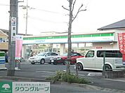 ファミリーマート町田金森店 徒歩13分。コンビニ 1040m