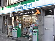 ファミリーマート護国寺駅前店 169m