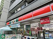 サンクス新宿鶴巻町店 149m