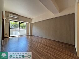 アーバンクレスト 102 1階3LDKのリビング/ダイニング