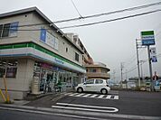 ファミリーマート三郷高州店 780m