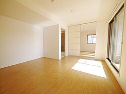 ケーズビルII 203 2階1LDKのリビング/ダイニング