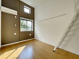 グロリアグランデ 102 1階1Kのリビング/ダイニング