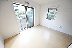 湘南モノレール 湘南深沢駅 徒歩18分の賃貸アパート 1階ワンルームのリビング/ダイニング