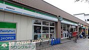 ファミリーマート 徒歩6分。 470m