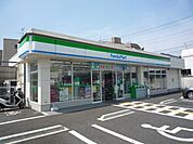 ファミリーマート所沢久米店 304m
