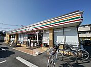 セブンイレブン狭山富士見東店 707m