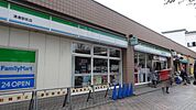 ファミリーマート 702m