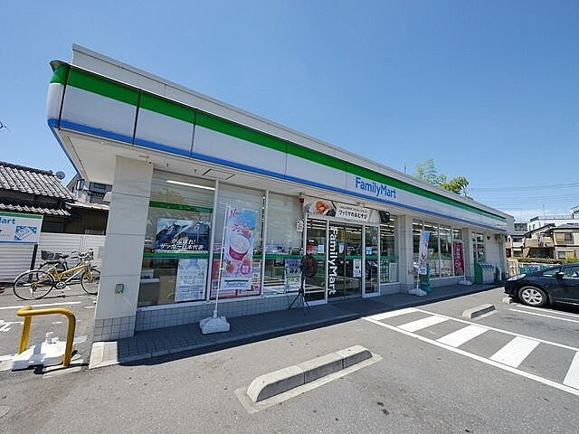 ファミリーマート東狭山ヶ丘一丁目店 512m