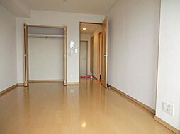 ロイヤルKJ 13階1Kのリビング/ダイニング