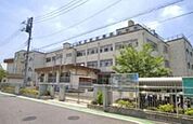 足立区立桜花小学校 478m
