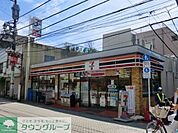 セブンイレブン 徒歩12分。コンビニ 900m