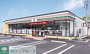 セブンイレブン足立六月3丁目店 徒歩5分。 340m