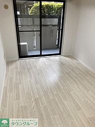 パーク・ノヴァ松原 105 1階ワンルームのリビング/ダイニング