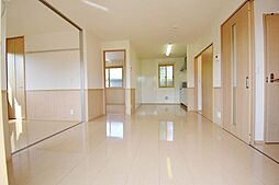 西武拝島線 西武立川駅 徒歩34分の賃貸アパート 1階2LDKのリビング/ダイニング