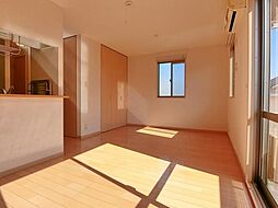 イースト・コートI 201 2階1LDKのリビング/ダイニング