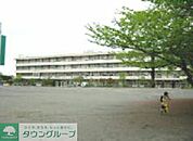 府中市立小柳小学校 徒歩12分。小学校 910m