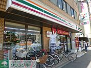 セブンイレブン 徒歩13分。コンビニ 980m