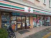 セブンイレブン 板橋大谷口上町店まで400ｍ
