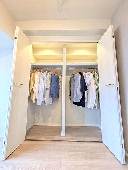 5.1帖洋室のクローゼット(2026年5月撮影)※家具、調度品は販売価格に含まれておりません。