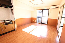 アークヒルズＧ 102 1階2LDKのリビング/ダイニング