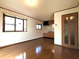 クイーンズヒルＢ 201 2階2LDKのリビング/ダイニング