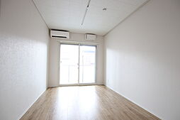 ＴＲＩＡＤ 204 2階1Kのリビング/ダイニング