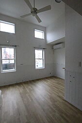 プリマソラーレI 105 1階ワンルームのリビング/ダイニング