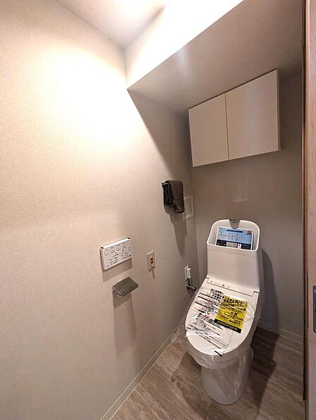 嬉しい洗浄便座付き。