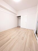 玄関側の洋室