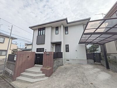 外観:駐車場2台付き 外観:駐車場2台付き
