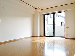 メゾングラシューズII 203 1階2LDKのリビング/ダイニング