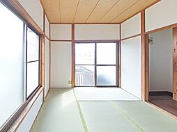 トライアングルテラスハウス 102 1階3Kのリビング/ダイニング