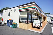 セブン-イレブン 横浜栄上郷町店まで450ｍ