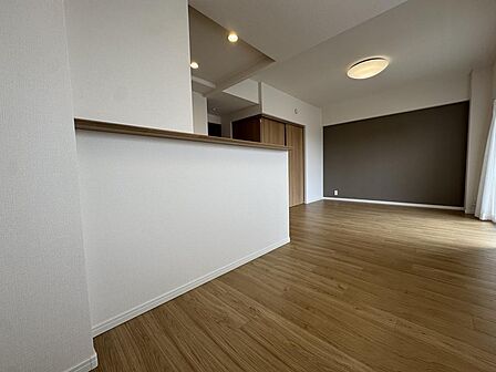 どんな家具調度品にもしっくり馴染むシンプルな内装仕上げ。理想のレイアウトを実現しやすく、自分たちだけのこだわり空間を演出できます。★2026年7月撮影★