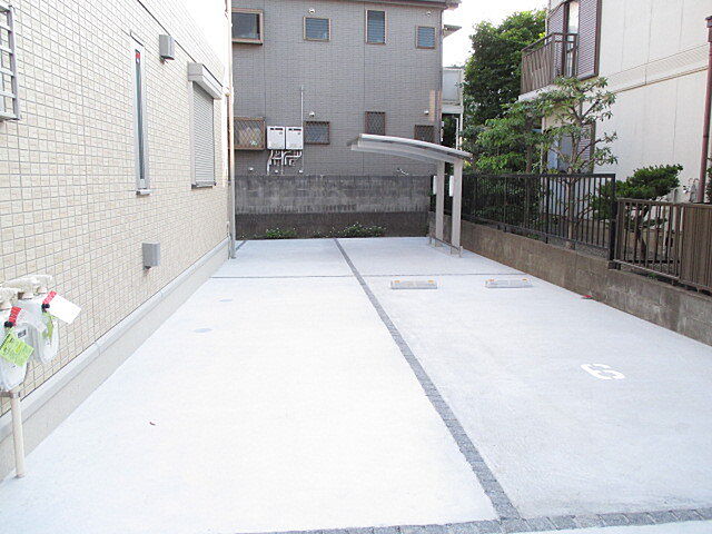 5 / 11