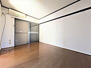 洋室6帖　※リフォーム前写真です