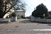 所沢市立東中学校まで2200m