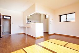 セキュリティハウストレンド 202 2階2LDKのリビング/ダイニング