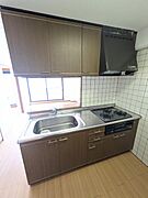 ★キッチンは嬉しいガスコンロ付きです♪★