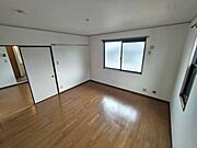 北側洋室　8帖